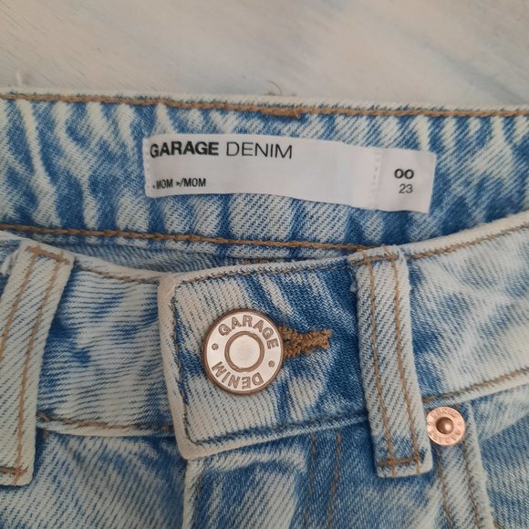 Garage Mom Jeans - Picture 2 of 2